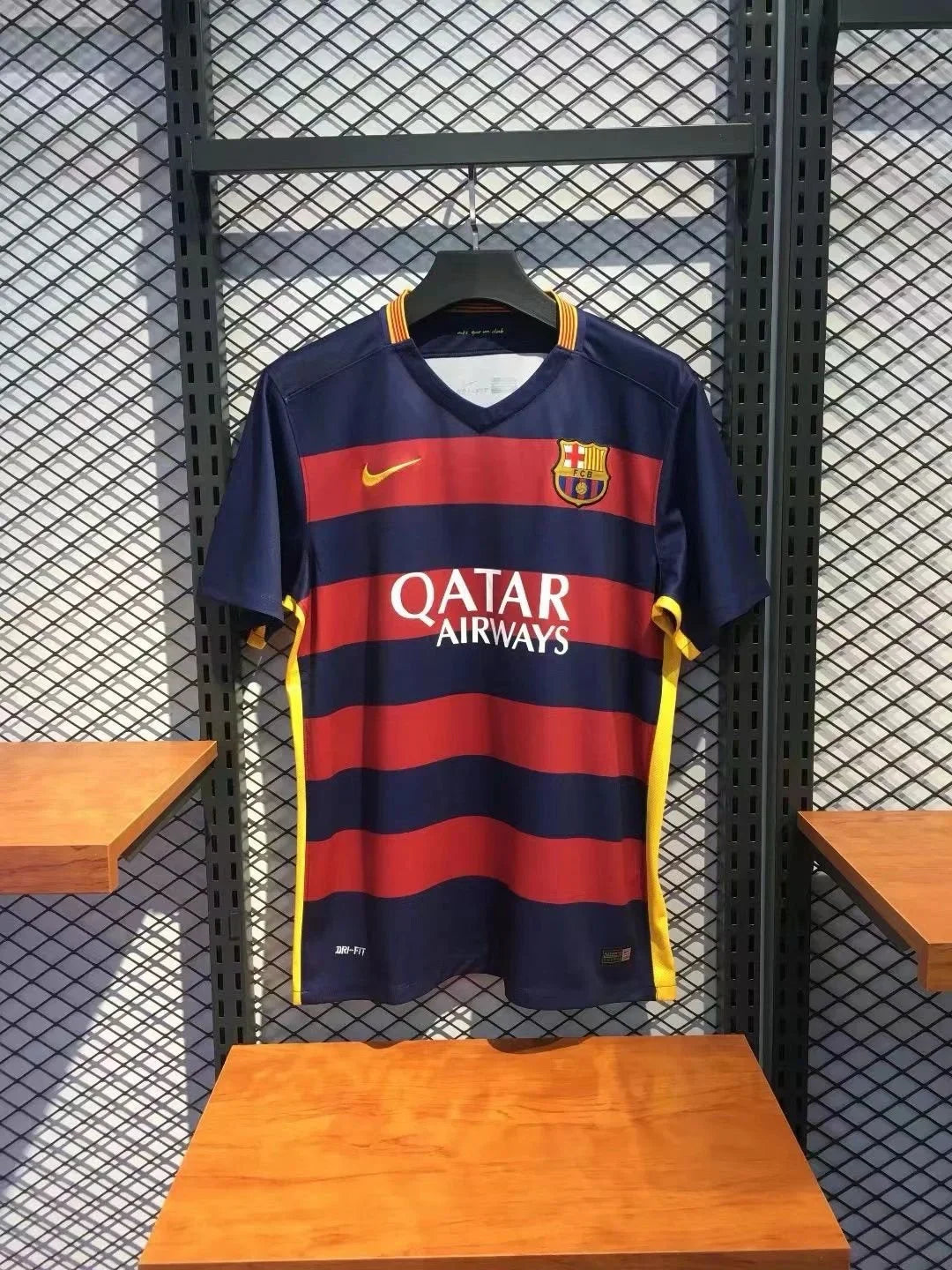 RETRO BARCELONA HOME 2015/16 HALF SLEEVES