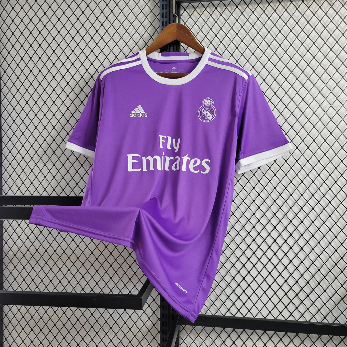 RETRO REAL MADRID AWAY 2016/17 HALF SLEEVES