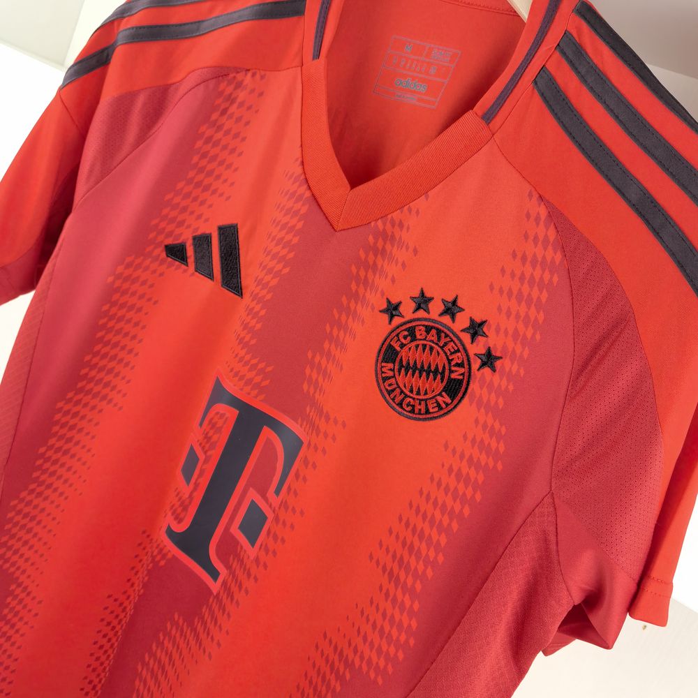 BAYERN MUNICH HOME KIT 24/25, FAN VERSION